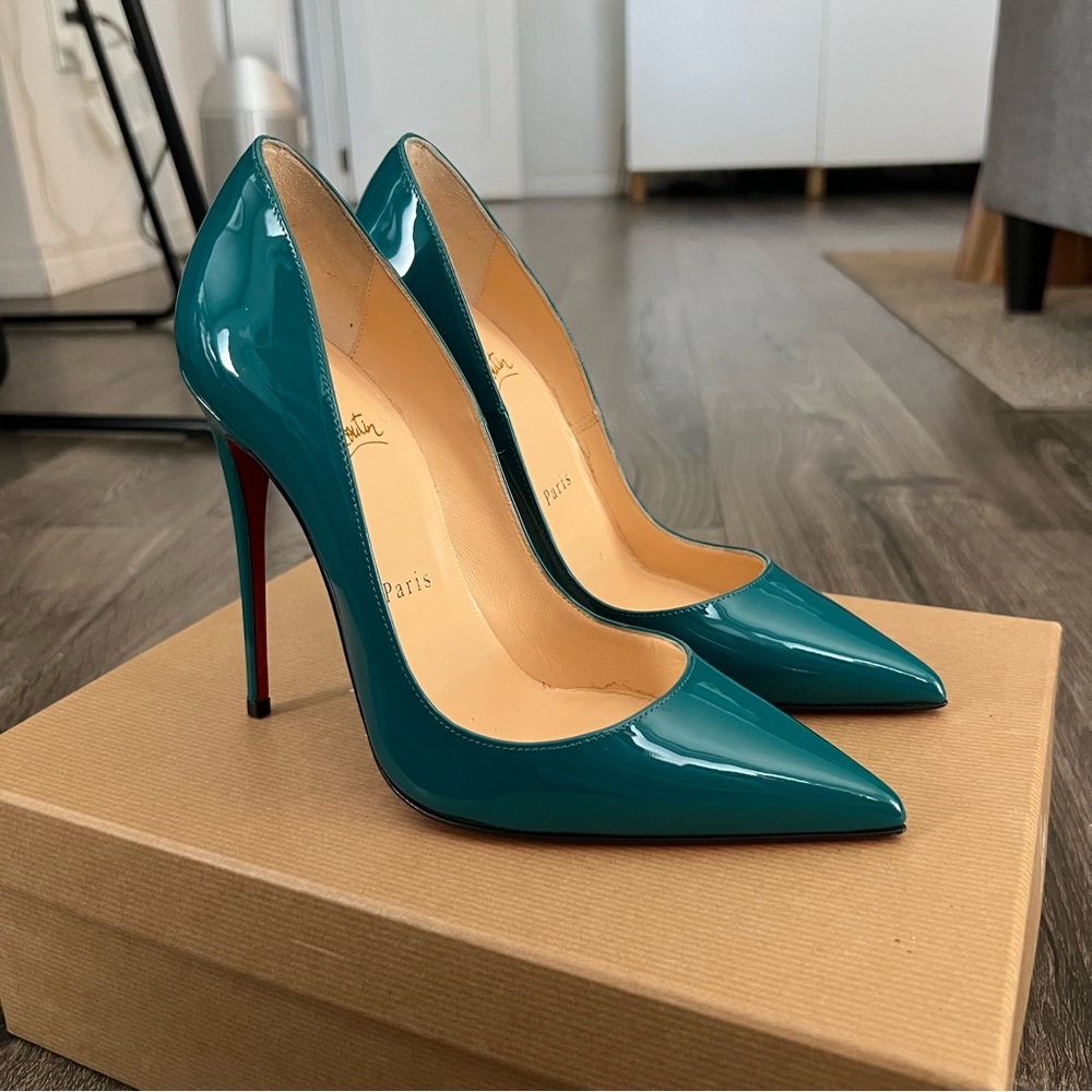 Christian Louboutin So Kate in Curacao